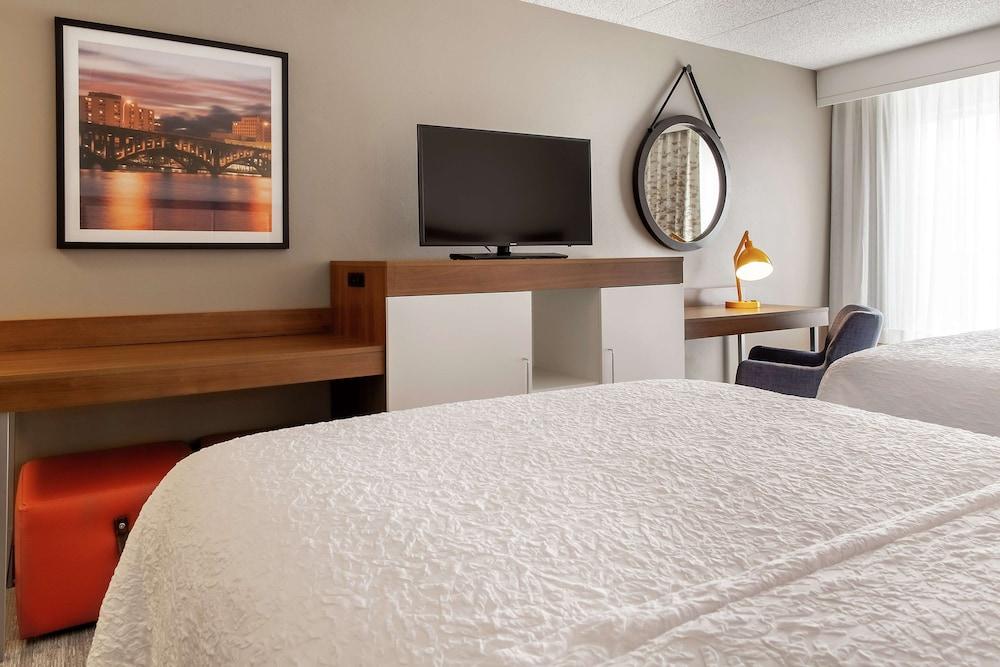 Hampton Inn Рокфорд Экстерьер фото