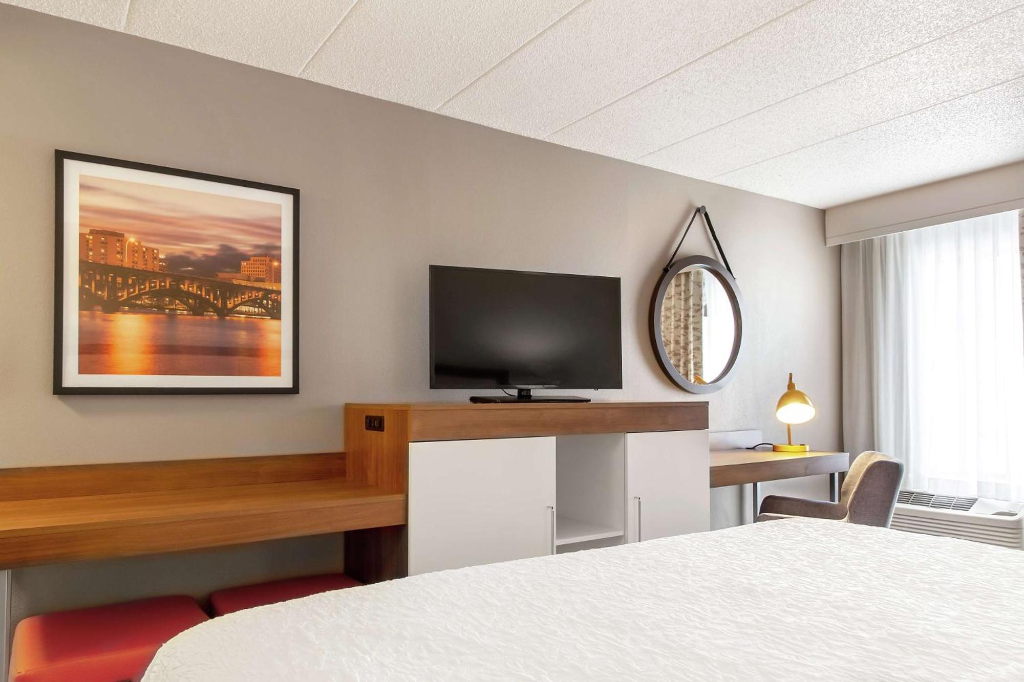 Hampton Inn Рокфорд Экстерьер фото